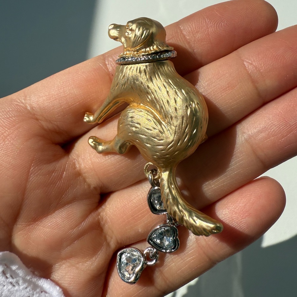 Dog Drama Brooch: Gold Pooping Dog Pin - Zircon Accent - Picture 9 of 10